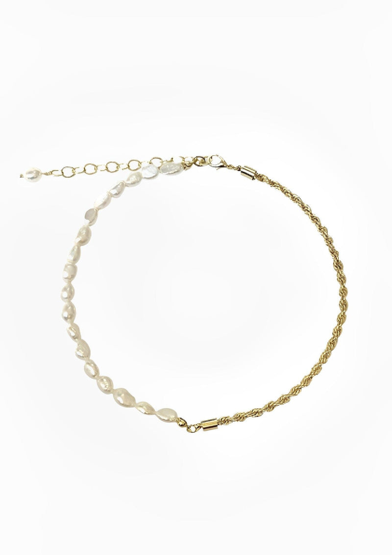 CLAVICLE PEARL NECKLACE